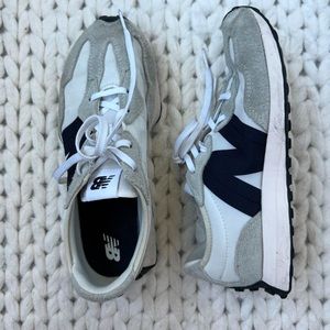 New Balance 327